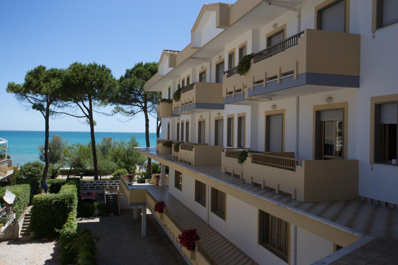 Hotel Abruzzo Pineto Exterior photo