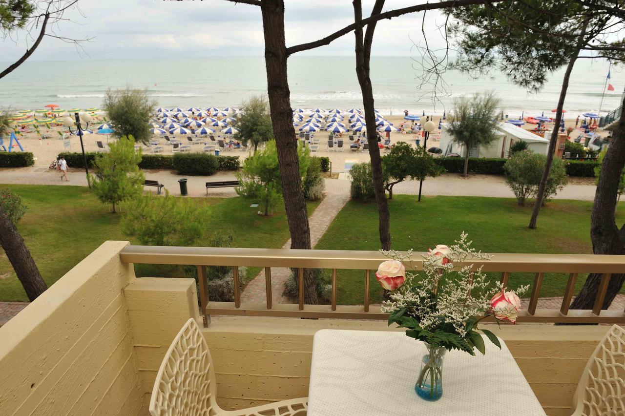 Hotel Abruzzo Pineto Exterior photo