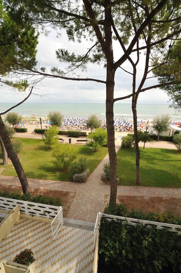 Hotel Abruzzo Pineto Exterior photo