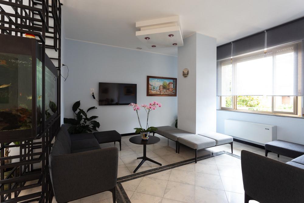 Hotel Abruzzo Pineto Exterior photo